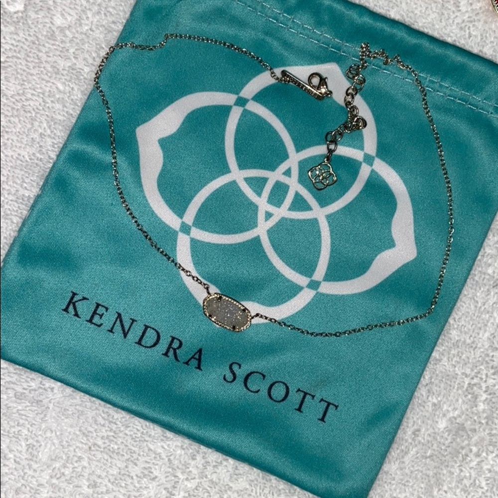 Kendra Scott necklace
